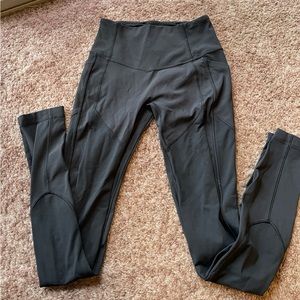 (Sold) Lululemon black leggings size 4 with pockets